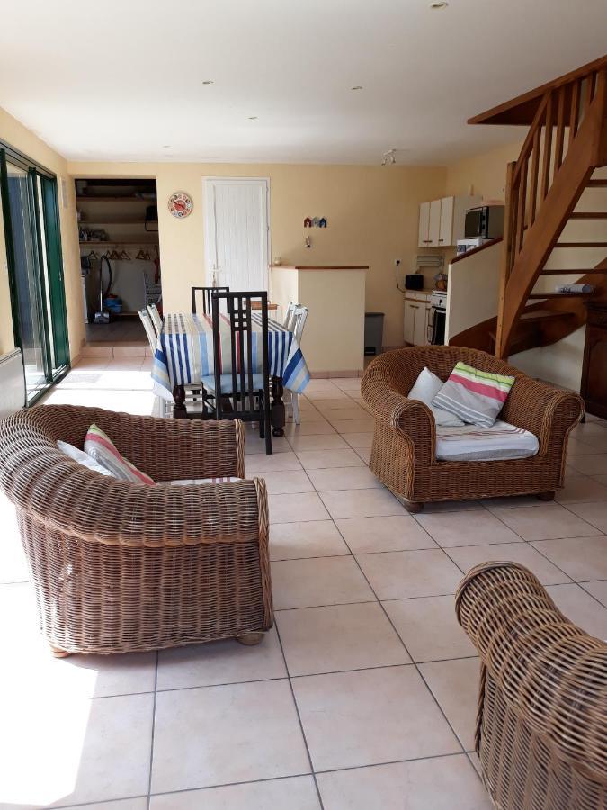 Maison avec jardin et plage de sable fin accessible à pied à 300m Saint-Coulomb Exterior foto