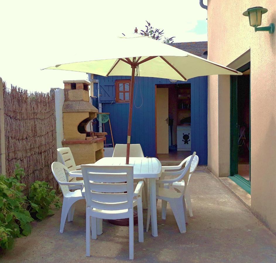 Maison avec jardin et plage de sable fin accessible à pied à 300m Saint-Coulomb Exterior foto